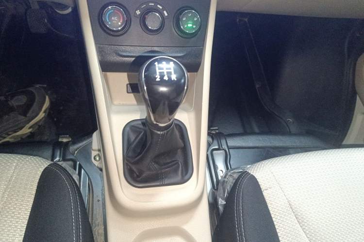Used CHANGAN KUAYUE Xing V7 2022 1.6L Gasoline Comfort Version 5-Seater Dual-Door Design – DAM16KR Gear Lever