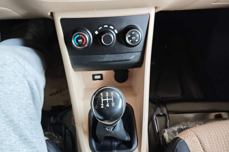 Used CHANGAN KUAYUE Xing V7 2022 1.6L Gasoline Comfort Version 2-Seat Dual-Side Doors DAM16KR Gear Lever