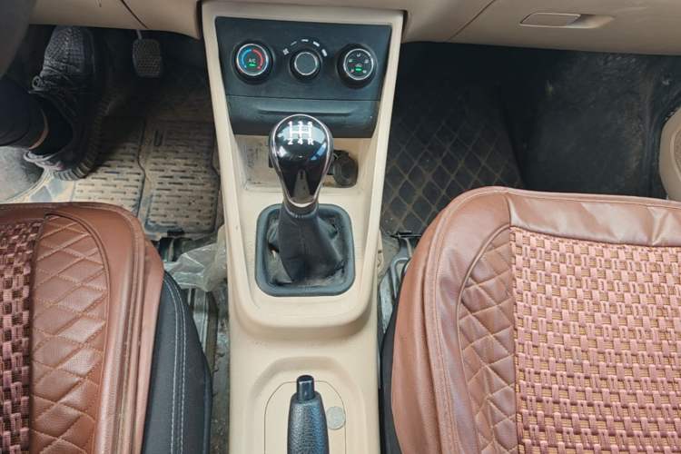 Used CHANGAN KUAYUE Xing V7 2022 1.6L Gasoline Comfort Version 5-Seater Dual-Door Design – DAM16KR Gear Lever
