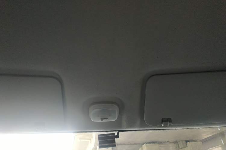 Used CHANGAN KUAYUE Xing V7 2022 1.6L Gasoline Luxury Model 2-Door Dual-Swing Doors DAM16KR Headliner