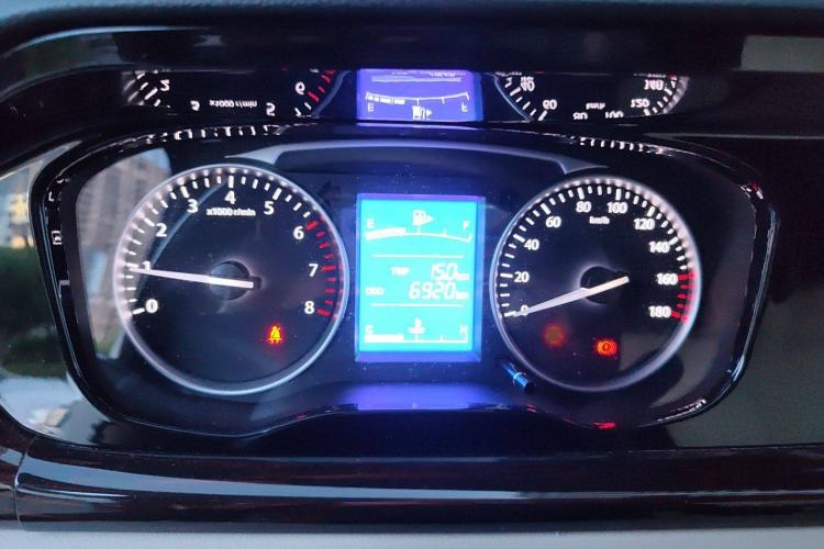 Used CHANGAN KUAYUE Xing V7 2022 1.6L Gasoline Comfort Version 2-Seat Dual-Side Doors DAM16KR Instrument Cluster