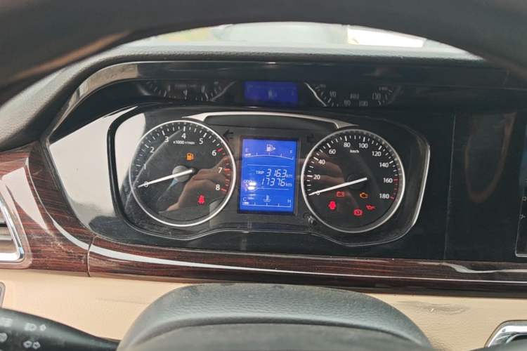 Used CHANGAN KUAYUE Xing V7 2022 1.6L Gasoline Comfort Version 5-Seater Dual-Door Design – DAM16KR Instrument Cluster