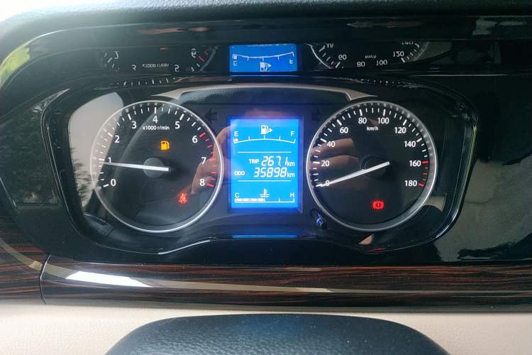 Used CHANGAN KUAYUE Xing V7 2022 1.6L Gasoline Luxury Model 2-Door Dual-Swing Doors DAM16KR Instrument Cluster