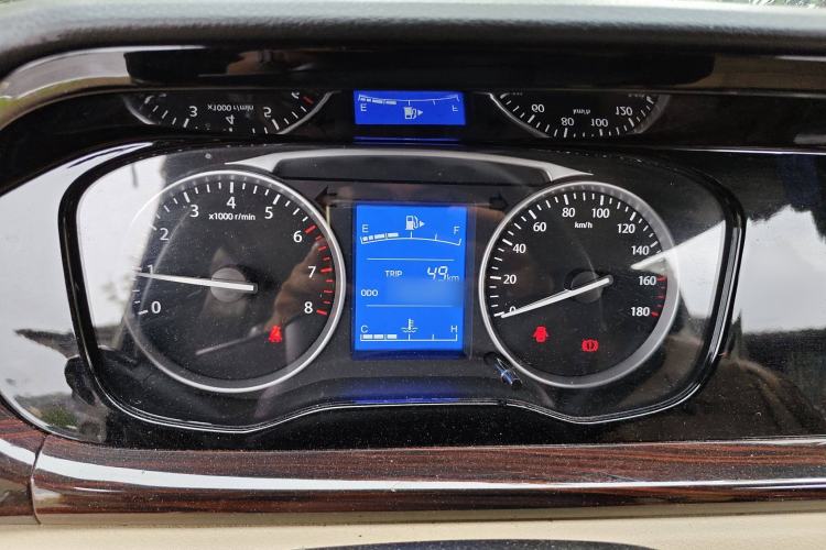 Used CHANGAN KUAYUE Xing V7 2022 1.6L Gasoline Comfort Version 5-Seater Dual-Door Design – DAM16KR Instrument Cluster