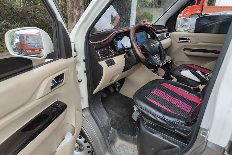 Used CHANGAN KUAYUE Xing V7 2022 1.6L Gasoline Luxury Model 2-Door Dual-Swing Doors DAM16KR Interior 3