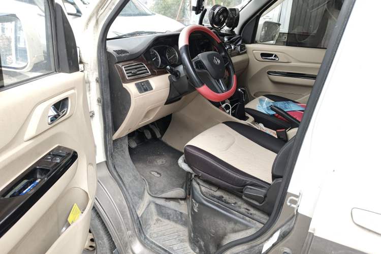 Used CHANGAN KUAYUE Xing V7 2022 1.6L Gasoline Comfort Version 2-Seat Dual-Side Doors DAM16KR Interior 3