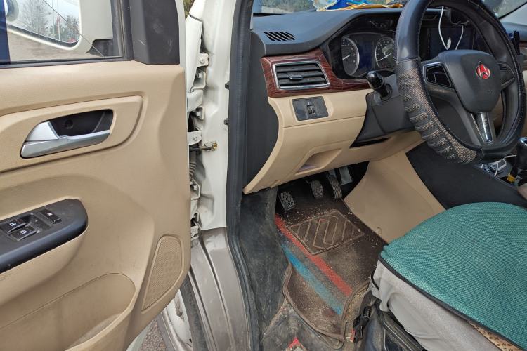 Used CHANGAN KUAYUE Xing V7 2022 1.6L Gasoline Comfort Version 5-Seater Liftback Door DAM16KR Interior 3