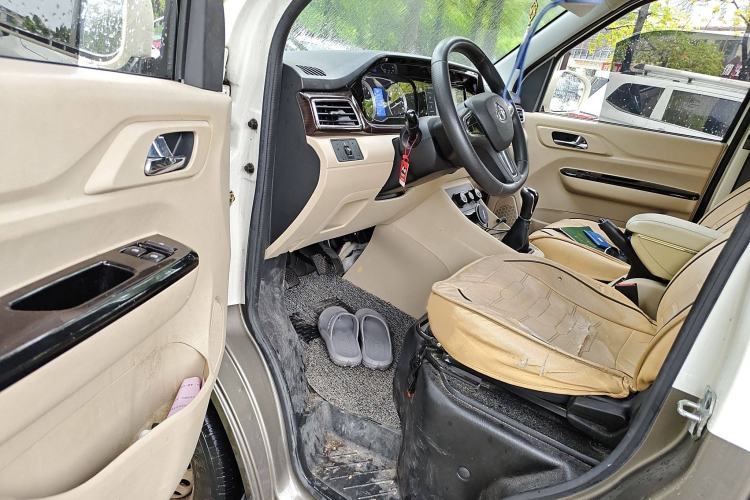 Used CHANGAN KUAYUE Xing V7 2022 1.6L Gasoline Comfort Version 5-Seater Dual-Door Design – DAM16KR Interior 3