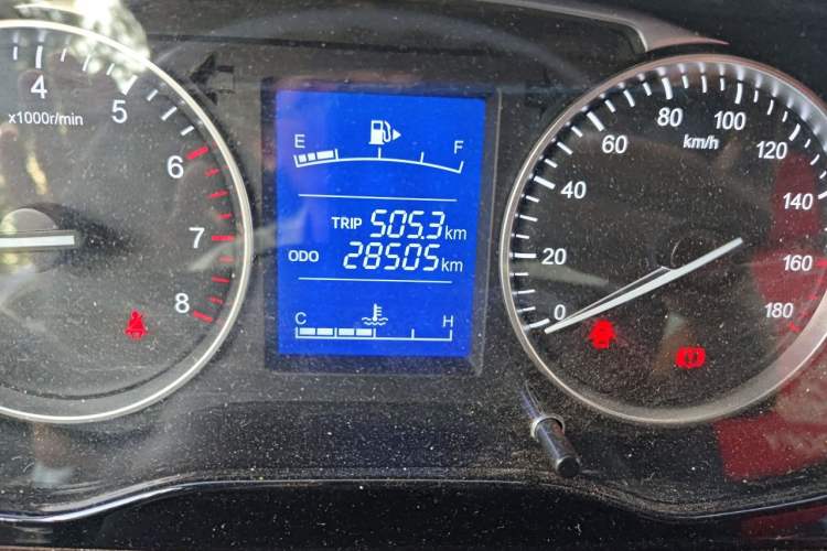 Used CHANGAN KUAYUE Xing V7 2022 1.6L Gasoline Comfort Version 2-Seat Dual-Side Doors DAM16KR Odometer Close Up