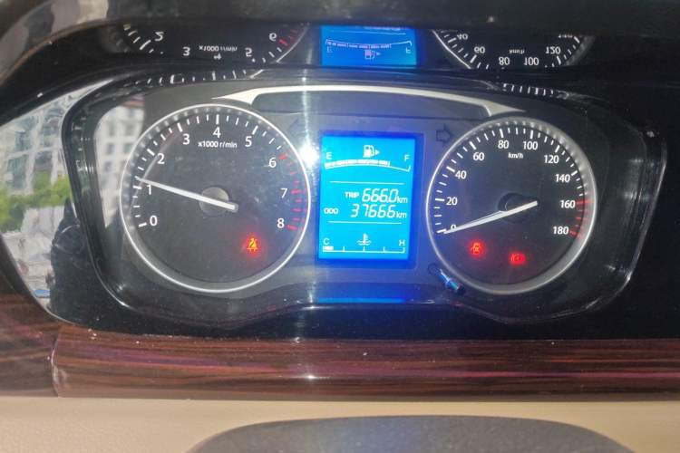 Used CHANGAN KUAYUE Xing V7 2022 1.6L Gasoline Comfort Version 2-Seat Dual-Side Doors DAM16KR Odometer Close Up