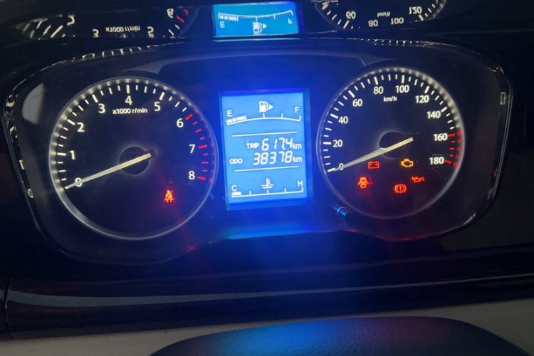 Used CHANGAN KUAYUE Xing V7 2022 1.6L Gasoline Comfort Version 2-Seat Dual-Side Doors DAM16KR Odometer Close Up
