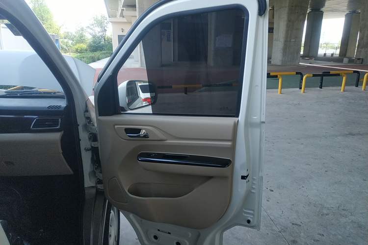 Used CHANGAN KUAYUE Xing V7 2022 1.6L Gasoline Luxury Model 2-Door Dual-Swing Doors DAM16KR Right Front Door Interior