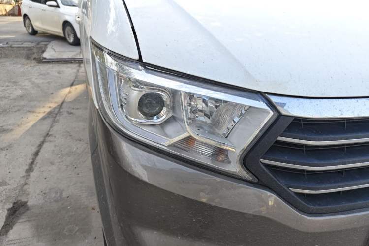Used CHANGAN KUAYUE Xing V7 2022 1.6L Gasoline Comfort Version 2-Seat Dual-Side Doors DAM16KR Right Front Headlight