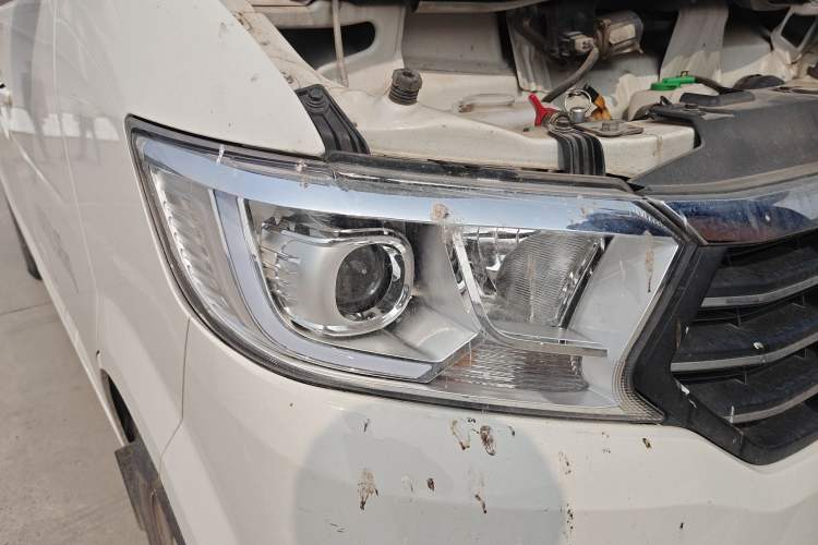 Used CHANGAN KUAYUE Xing V7 2022 1.6L Gasoline Luxury Model 2-Door Dual-Swing Doors DAM16KR Right Front Headlight