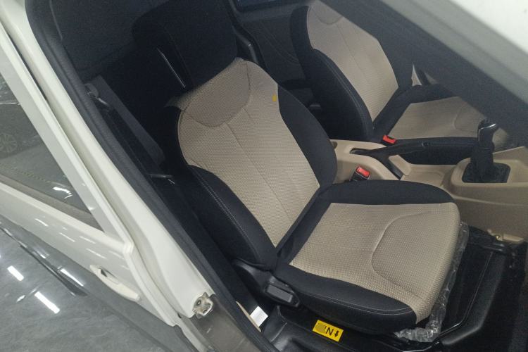 Used CHANGAN KUAYUE Xing V7 2022 1.6L Gasoline Comfort Version 5-Seater Dual-Door Design – DAM16KR Right Front Seat