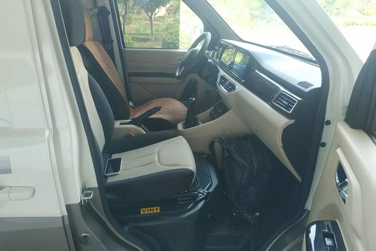 Used CHANGAN KUAYUE Xing V7 2022 1.6L Gasoline Luxury Model 2-Door Dual-Swing Doors DAM16KR Right Front Seat