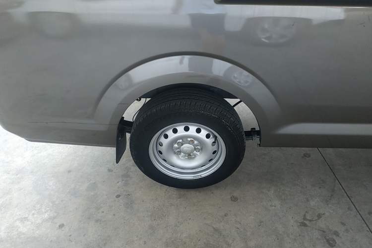Used CHANGAN KUAYUE Xing V7 2022 1.6L Gasoline Luxury Model 2-Door Dual-Swing Doors DAM16KR Right Rear Wheel Hub