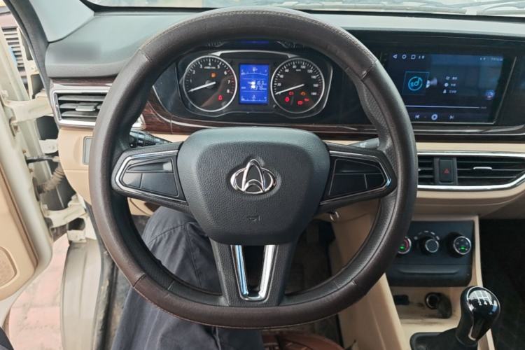Used CHANGAN KUAYUE Xing V7 2022 1.6L Gasoline Comfort Version 5-Seater Dual-Door Design – DAM16KR Steering Wheel