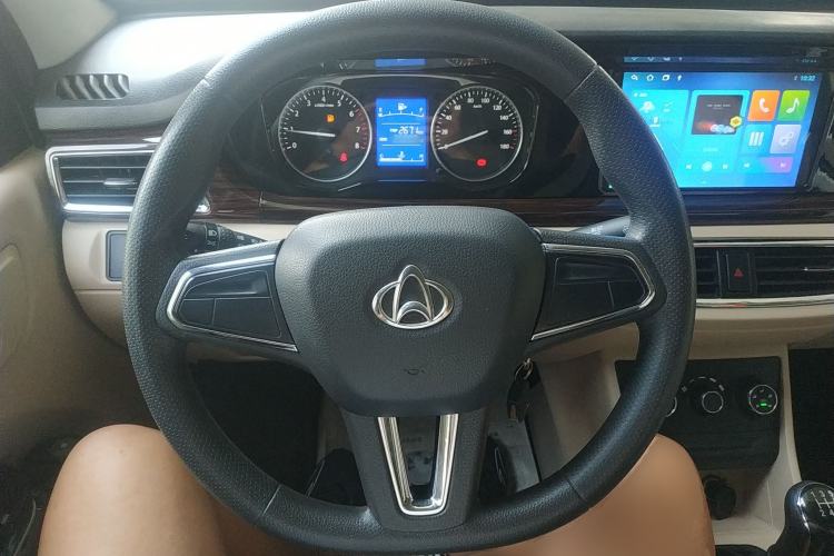 Used CHANGAN KUAYUE Xing V7 2022 1.6L Gasoline Luxury Model 2-Door Dual-Swing Doors DAM16KR Steering Wheel