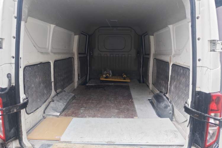 Used CHANGAN KUAYUE Xing V7 2022 1.6L Gasoline Comfort Version 2-Seat Dual-Side Doors DAM16KR Trunk