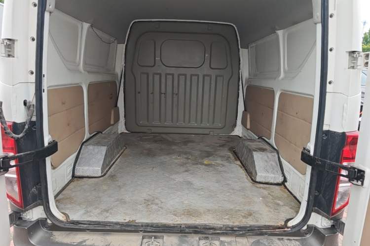 Used CHANGAN KUAYUE Xing V7 2022 1.6L Gasoline Comfort Version 5-Seater Dual-Door Design – DAM16KR Trunk