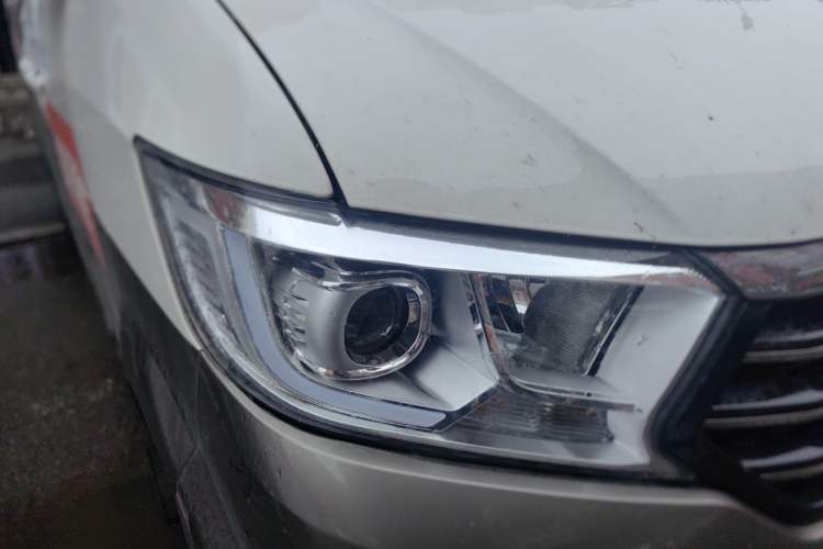 Used CHANGAN KUAYUE Xing V7  Right Front Headlight