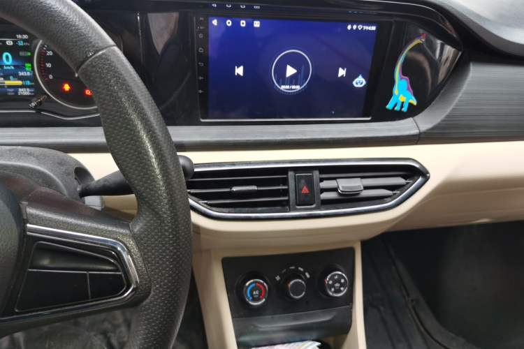 Used CHANGAN KUAYUE Xing V7 EV 2023 250km Double-Door Standard Version 2 Seats Audio And AC Panel
