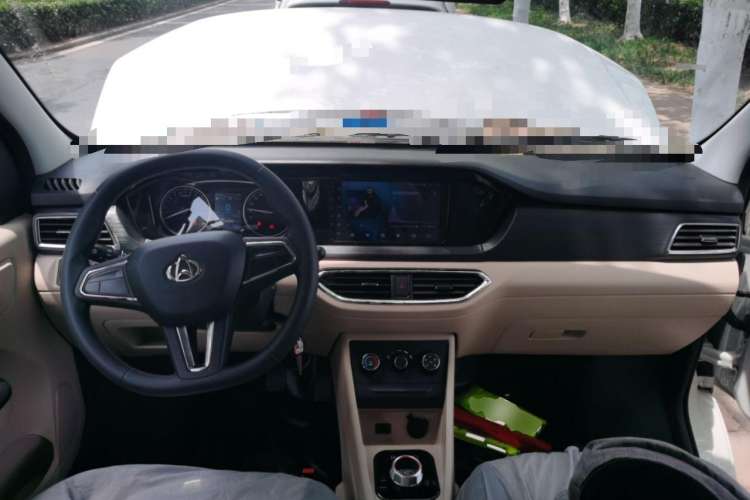 Used CHANGAN KUAYUE Xing V7 EV 2024 316 km Luxury Dual-Door Version 6 Seats Center Console