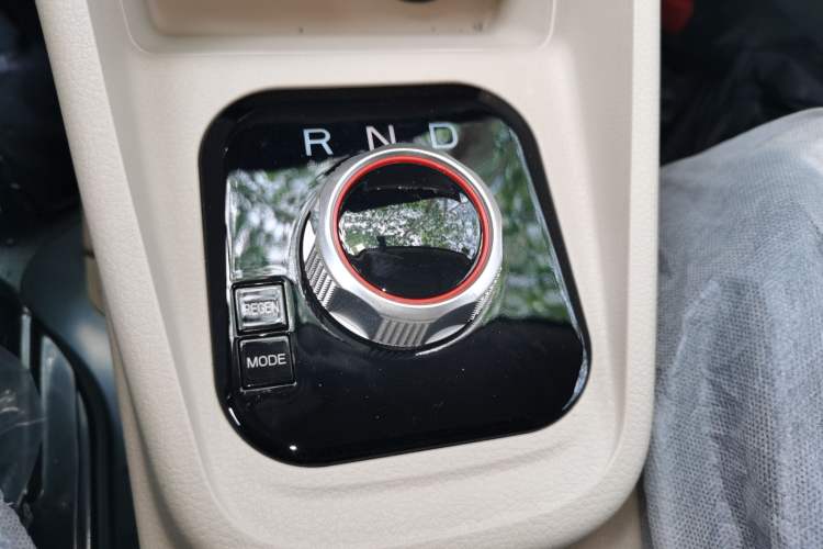 Used CHANGAN KUAYUE Xing V7 EV 2024 316 km Luxury Dual-Door Version 6 Seats Gear Lever