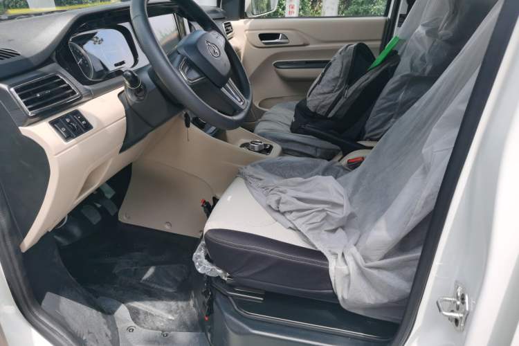 Used CHANGAN KUAYUE Xing V7 EV 2024 316 km Luxury Dual-Door Version 6 Seats Left Front Seat