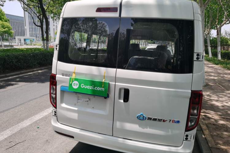 Used CHANGAN KUAYUE Xing V7 EV 2024 316 km Luxury Dual-Door Version 6 Seats Rear