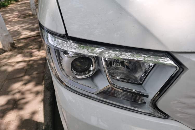 Used CHANGAN KUAYUE Xing V7 EV 2024 316 km Luxury Dual-Door Version 6 Seats Right Front Headlight