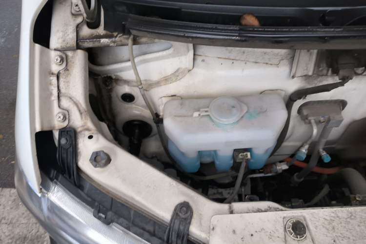 Used CHANGAN KUAYUE Xing V7 EV 2022 High-End Model with 240 km Engine Bay Right