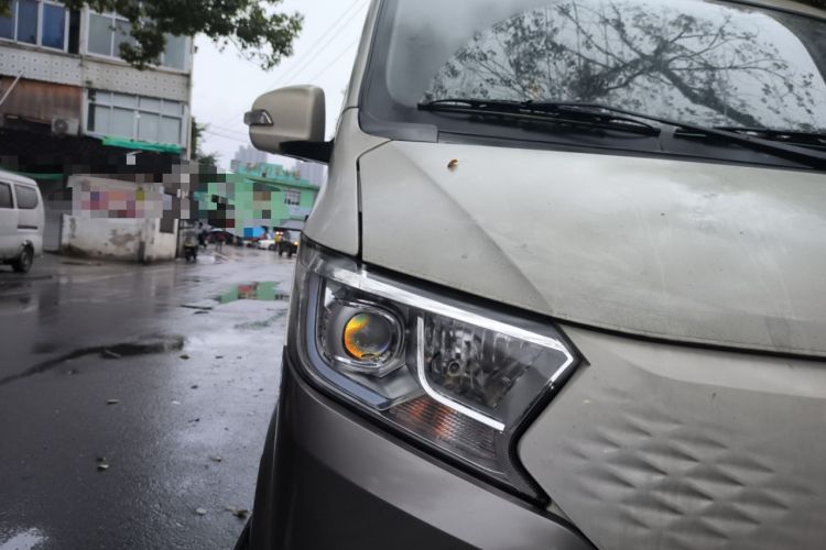 Used CHANGAN KUAYUE Xing V7 EV 2022 High-End Model with 240 km Right Front Headlight