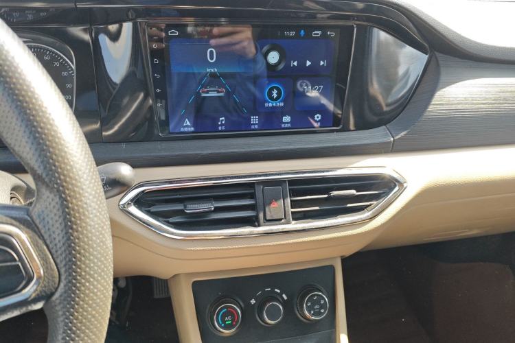 Used CHANGAN KUAYUE Xing V7 EV 2022 Standard Model 240 km Audio And AC Panel