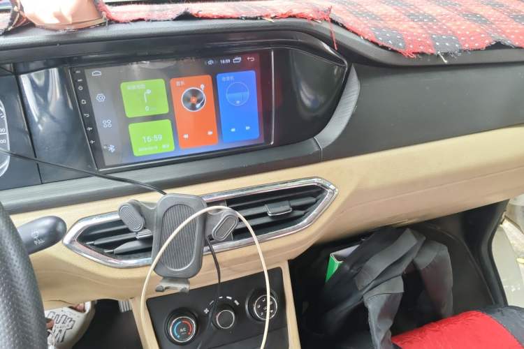 Used CHANGAN KUAYUE Xing V7 EV 2022 Standard Model 240 km Audio And AC Panel