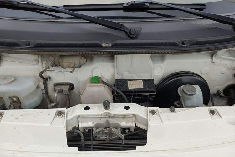 Used CHANGAN KUAYUE Xing V7 EV 2022 High-End Model with 240 km Engine Bay