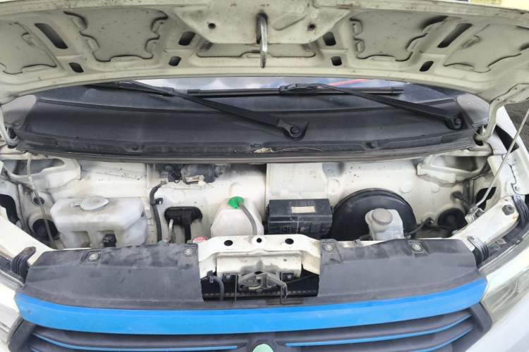 Used CHANGAN KUAYUE Xing V7 EV 2022 High-End Model with 240 km Engine Bay
