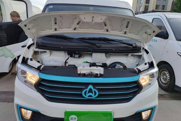 Used CHANGAN KUAYUE Xing V7 EV 2022 High-End Model with 240 km Engine Bay