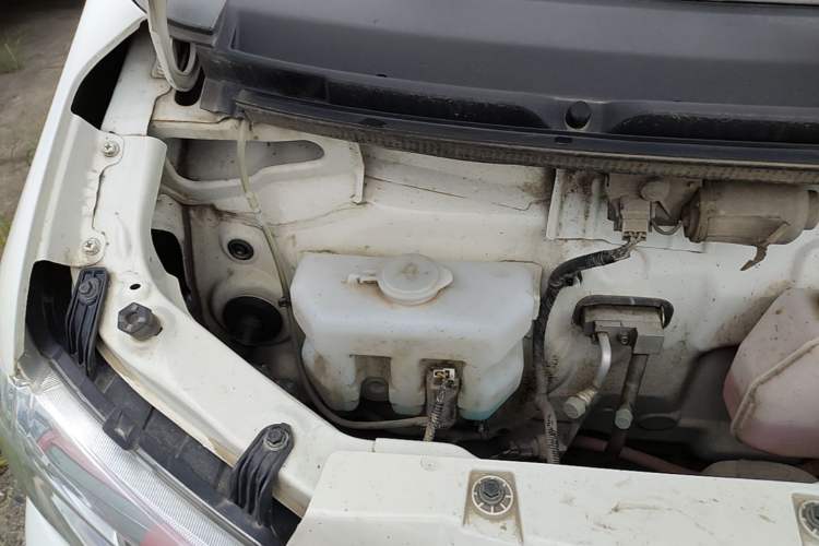 Used CHANGAN KUAYUE Xing V7 EV 2022 High-End Model with 240 km Engine Bay Right