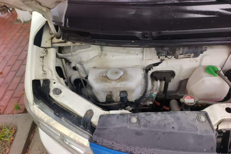 Used CHANGAN KUAYUE Xing V7 EV 2022 High-End Model with 240 km Engine Bay Right