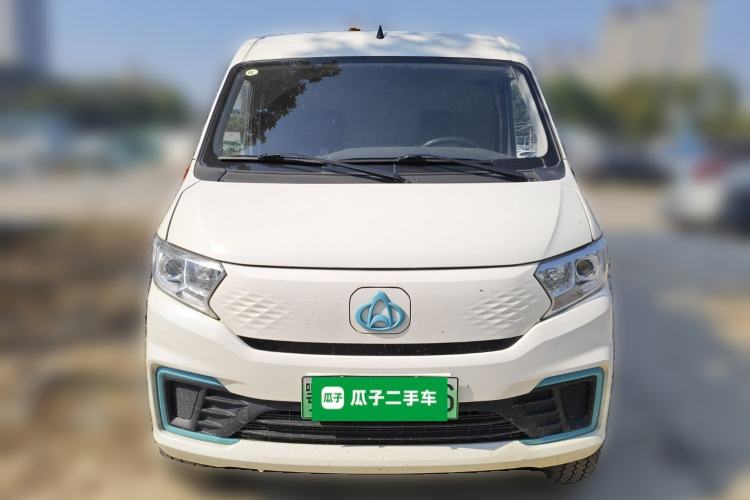 Used CHANGAN KUAYUE Xing V7 EV 2022 Standard Model 240 km Exterior 1