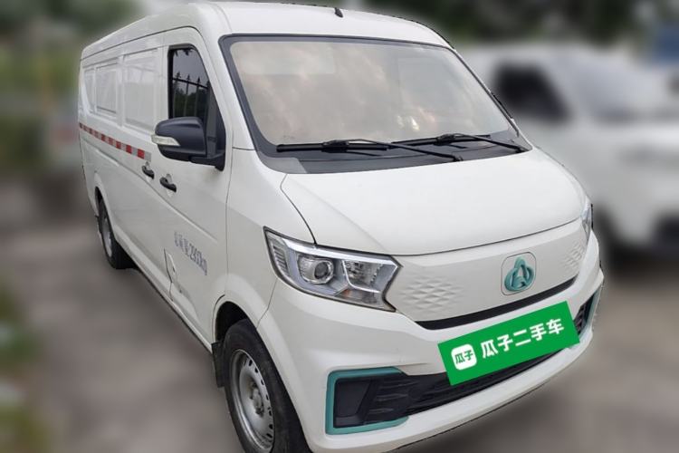 Used CHANGAN KUAYUE Xing V7 EV 2022 High-End Model with 240 km Front Right 45 Deg