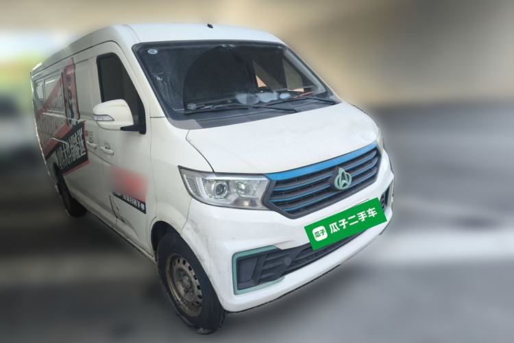 Used CHANGAN KUAYUE Xing V7 EV 2022 High-End Model with 240 km Front Right 45 Deg