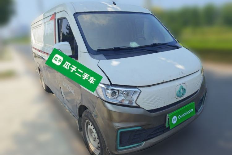 Used CHANGAN KUAYUE Xing V7 EV 2022 Standard Model 270km Front Right 45 Deg