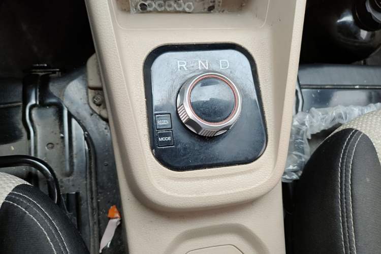 Used CHANGAN KUAYUE Xing V7 EV 2022 High-End Model with 240 km Gear Lever
