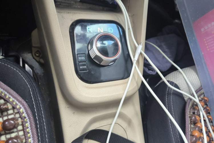 Used CHANGAN KUAYUE Xing V7 EV 2022 High-End Model with 240 km Gear Lever