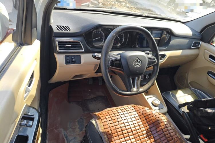 Used CHANGAN KUAYUE Xing V7 EV 2022 Standard Model 240 km Interior 2