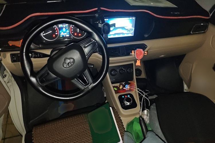 Used CHANGAN KUAYUE Xing V7 EV 2022 Standard Model 240 km Interior 2