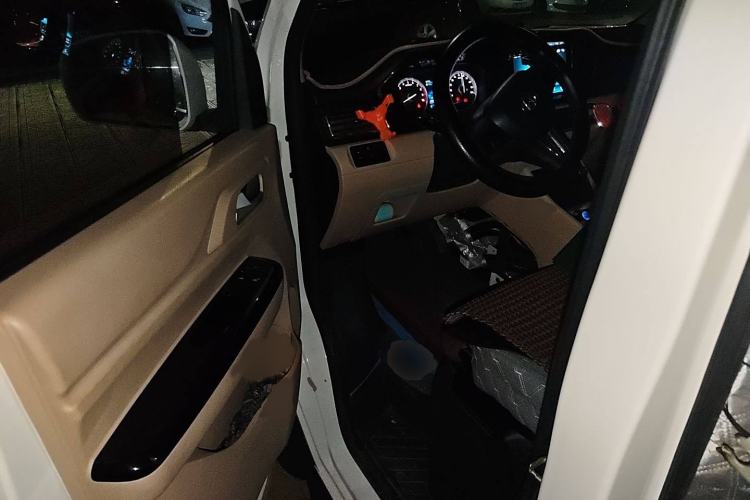 Used CHANGAN KUAYUE Xing V7 EV 2022 Standard Model 240 km Interior 3
